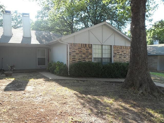 1st image of 9 Shady Valley Ct