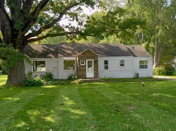 1823 Range Rd, Smiths Creek, MI 48074