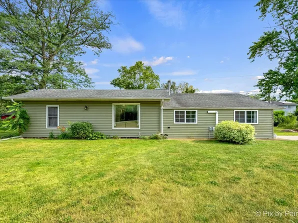 28W575 Lester St, West Chicago, IL 60185