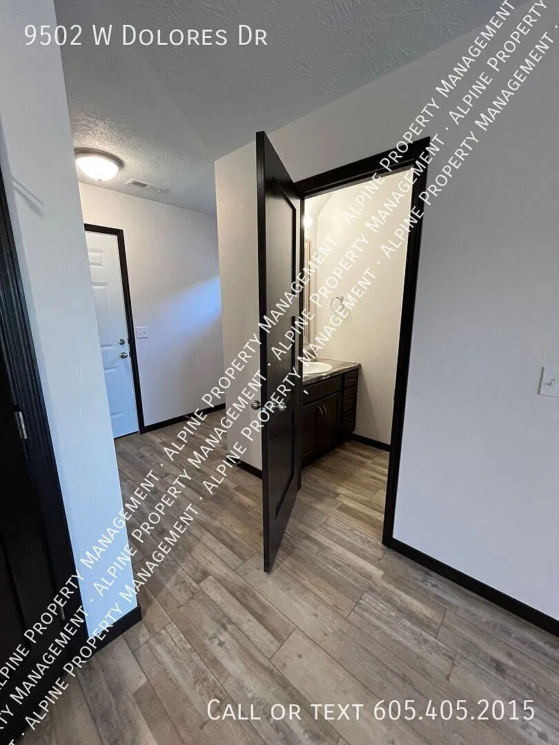Newly Built 3 Bed/2.5 Bath Twinhome! — Photo 4