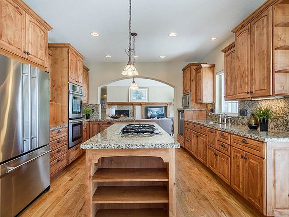 Light and bright kitchen
