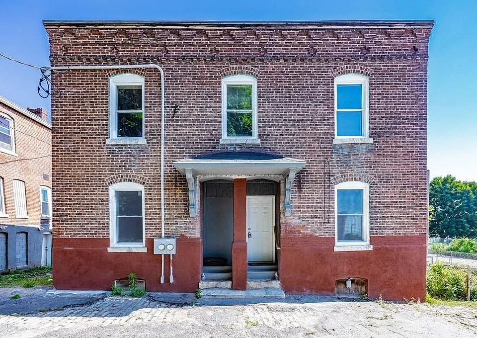 116 West St
