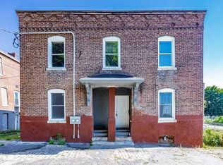 118 West St, Holyoke, MA 01040