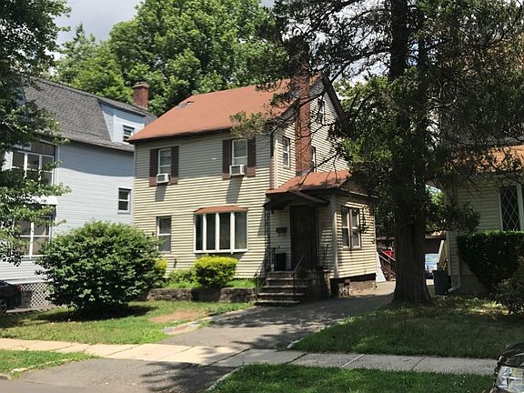 3rd image of 34 Franklin St