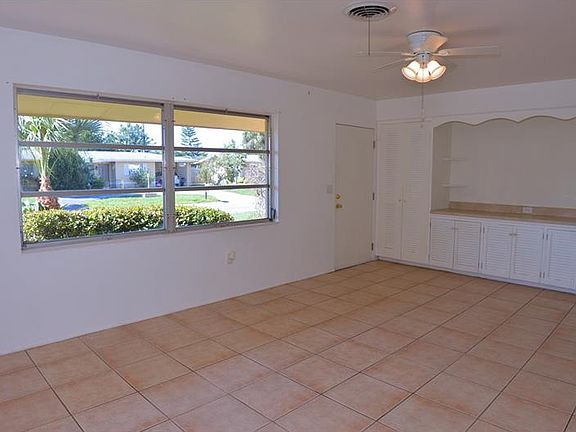 5th image of 535 Sheridan Dr