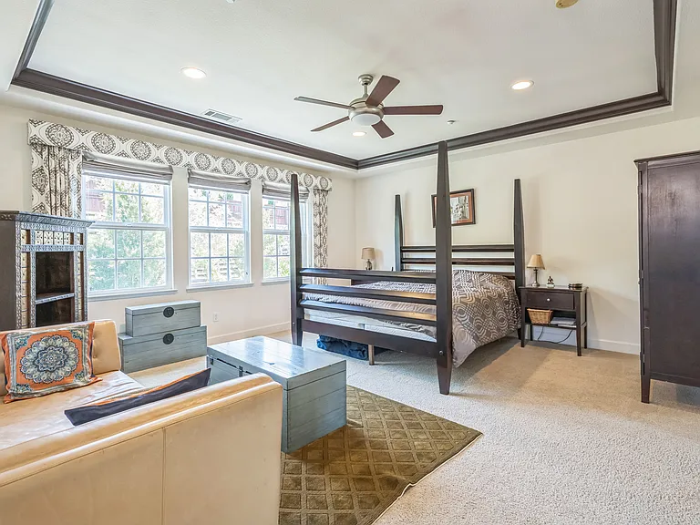 152 Laurelwood Dr — Photo 20