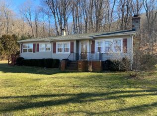 262 Rudetown Rd, Hamburg, NJ 07419