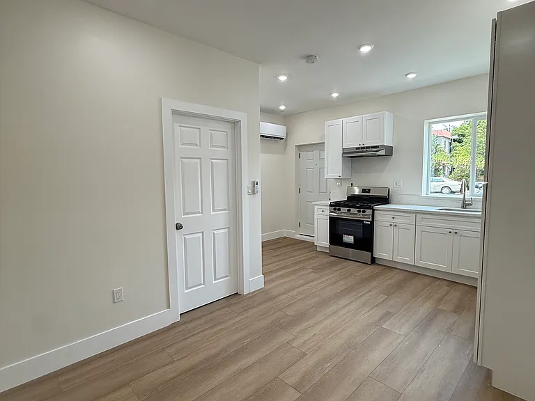 3647 Vinton Ave #10 — Photo 8