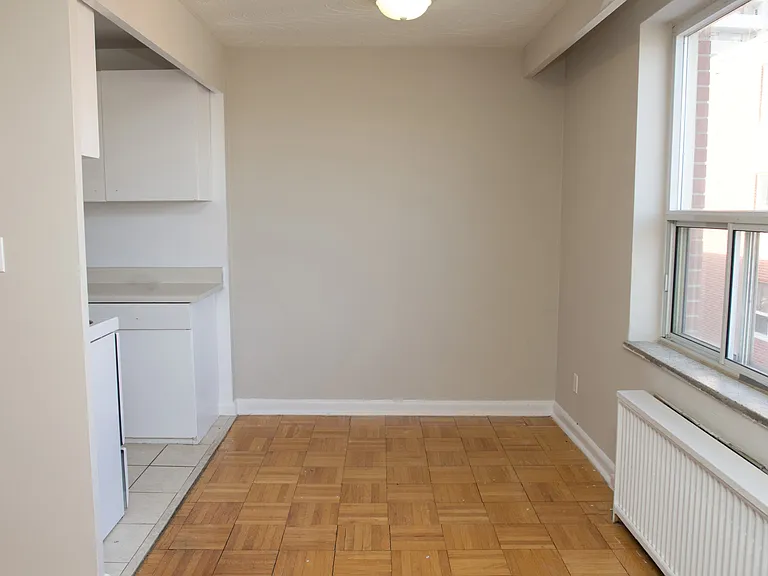 65 Windermere Ave — Photo 9
