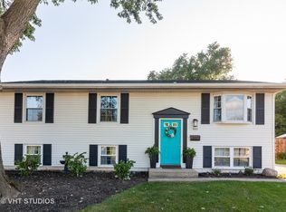 722 Essex Ave, Romeoville, IL 60446