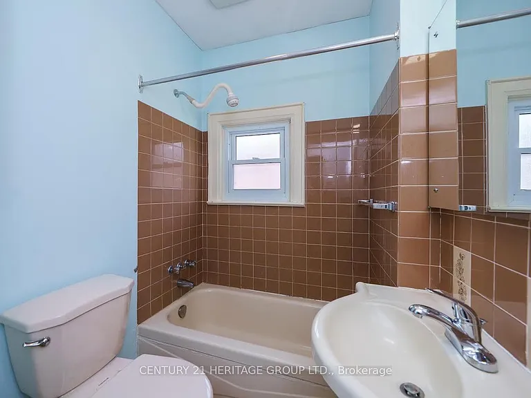 203 Hibbert Ave — Photo 18
