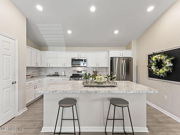 4th image of 13752 BROOKWATER Drive