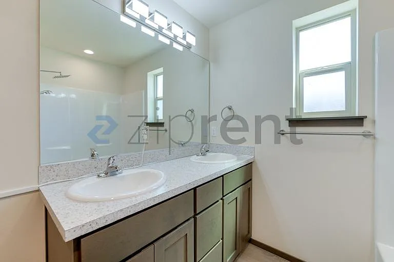 3655 Pine Rd NE — Photo 17