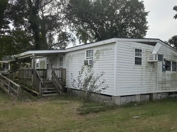 773 W Old County Rd, Belhaven, NC 27810