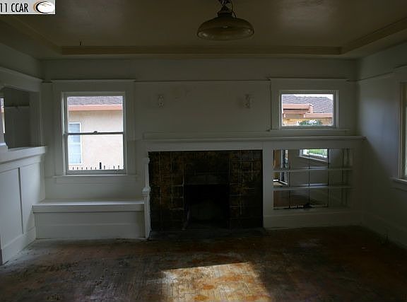 3rd image of 5524 Laverne Ave
