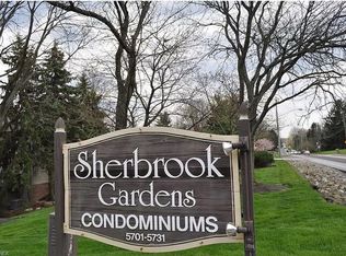 5721 Som Center Rd APT 13, Solon, OH 44139