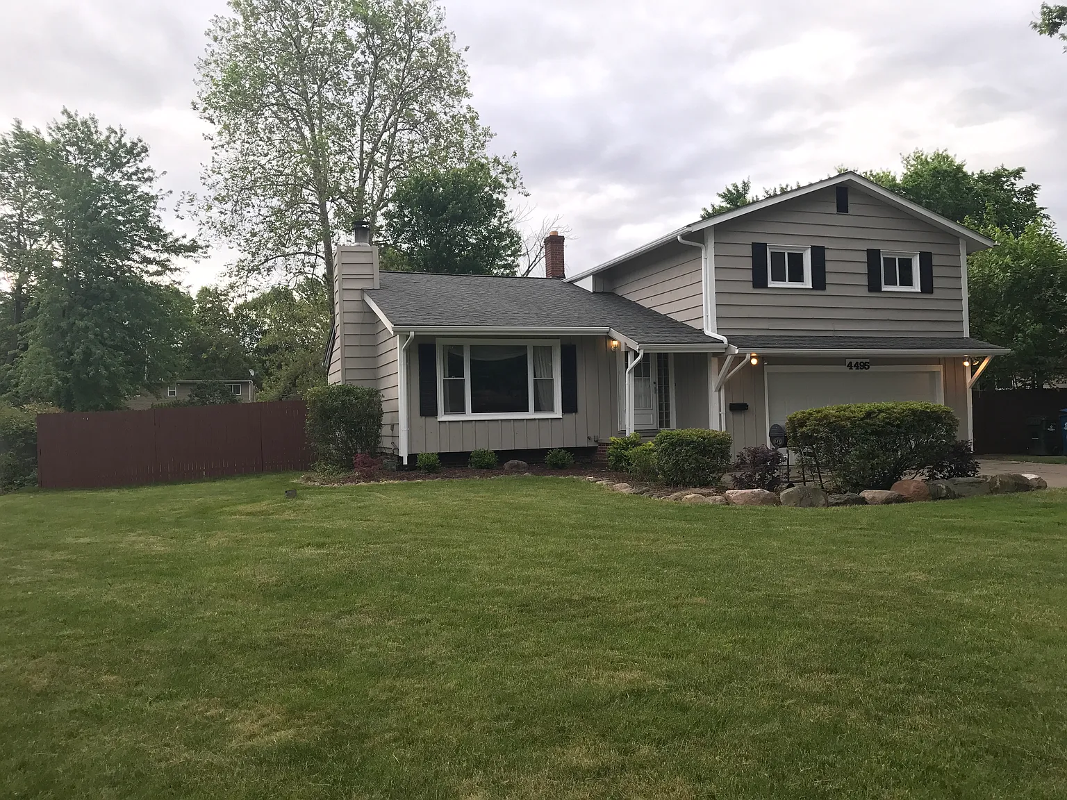 4495 Silverdale Rd photo 1