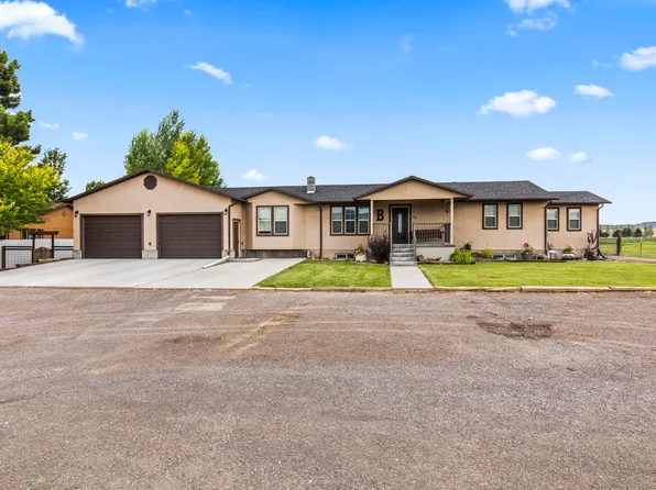 40 S 300th St W, Loa, UT 84747