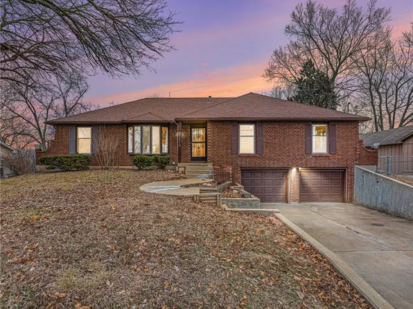 7819 Westridge Rd, Raytown, MO 64138