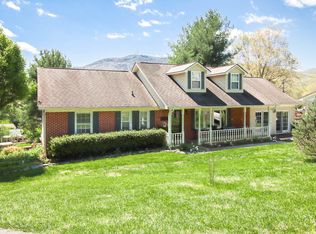 132 Bishop Rd, Johnson City, TN 37601