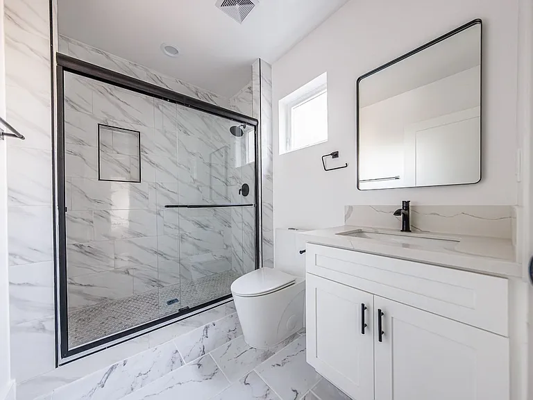 1241 N Sycamore Ave — Photo 32