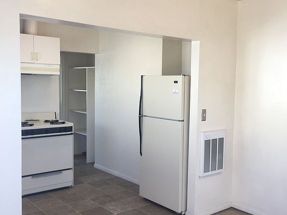 5th image of 4854 W Point Loma Blvd