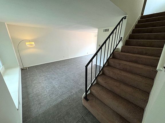 4th image of 7281 Unicorn Cir