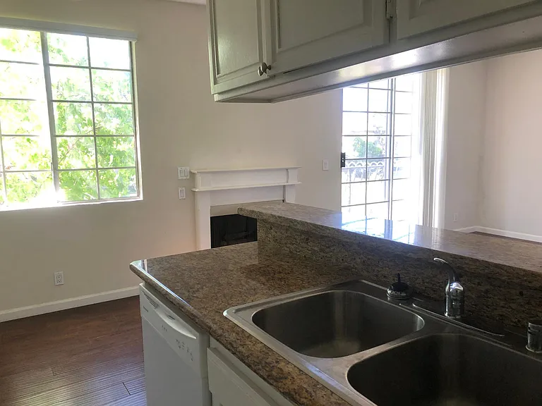 11925 Riverside Dr #11 — Photo 7