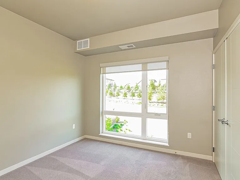 Lakeside Flats — Photo 45