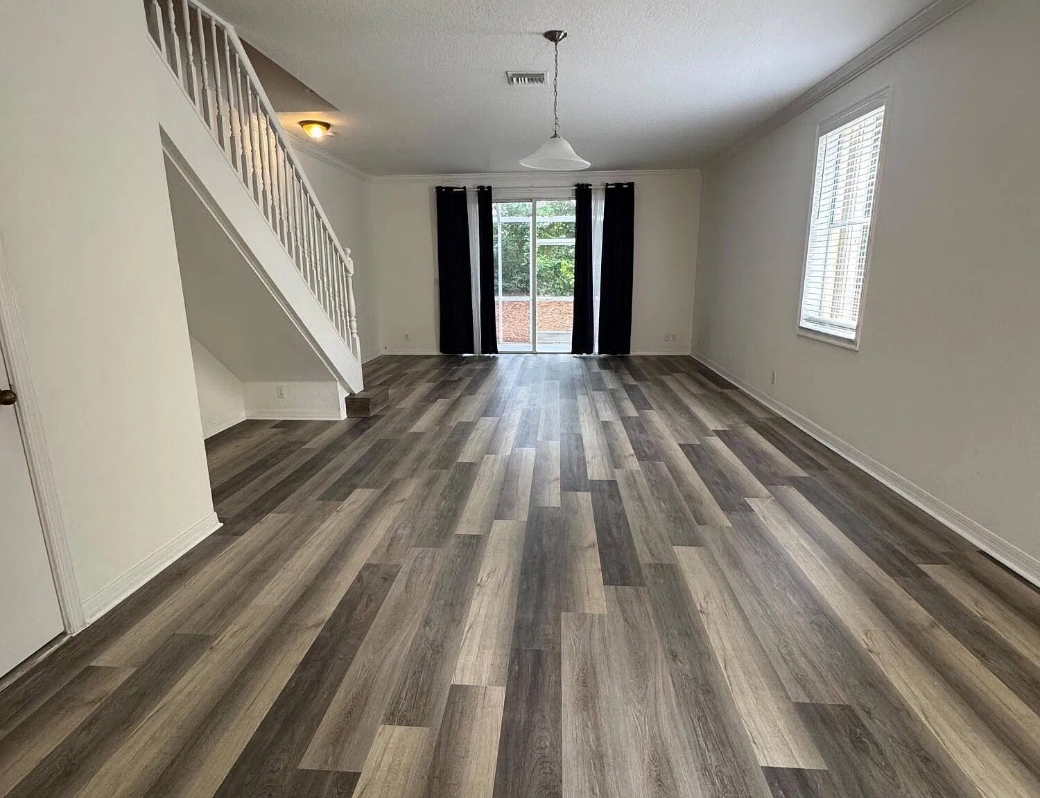 4 bed, 2.5 bath, 1851 sqft, $4,200 — Photo 4