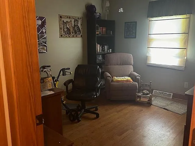 343 Governors Ln — Photo 25