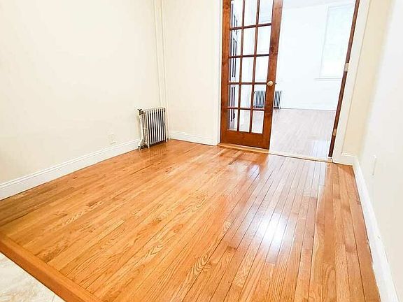 3rd image of 329 18th St #1