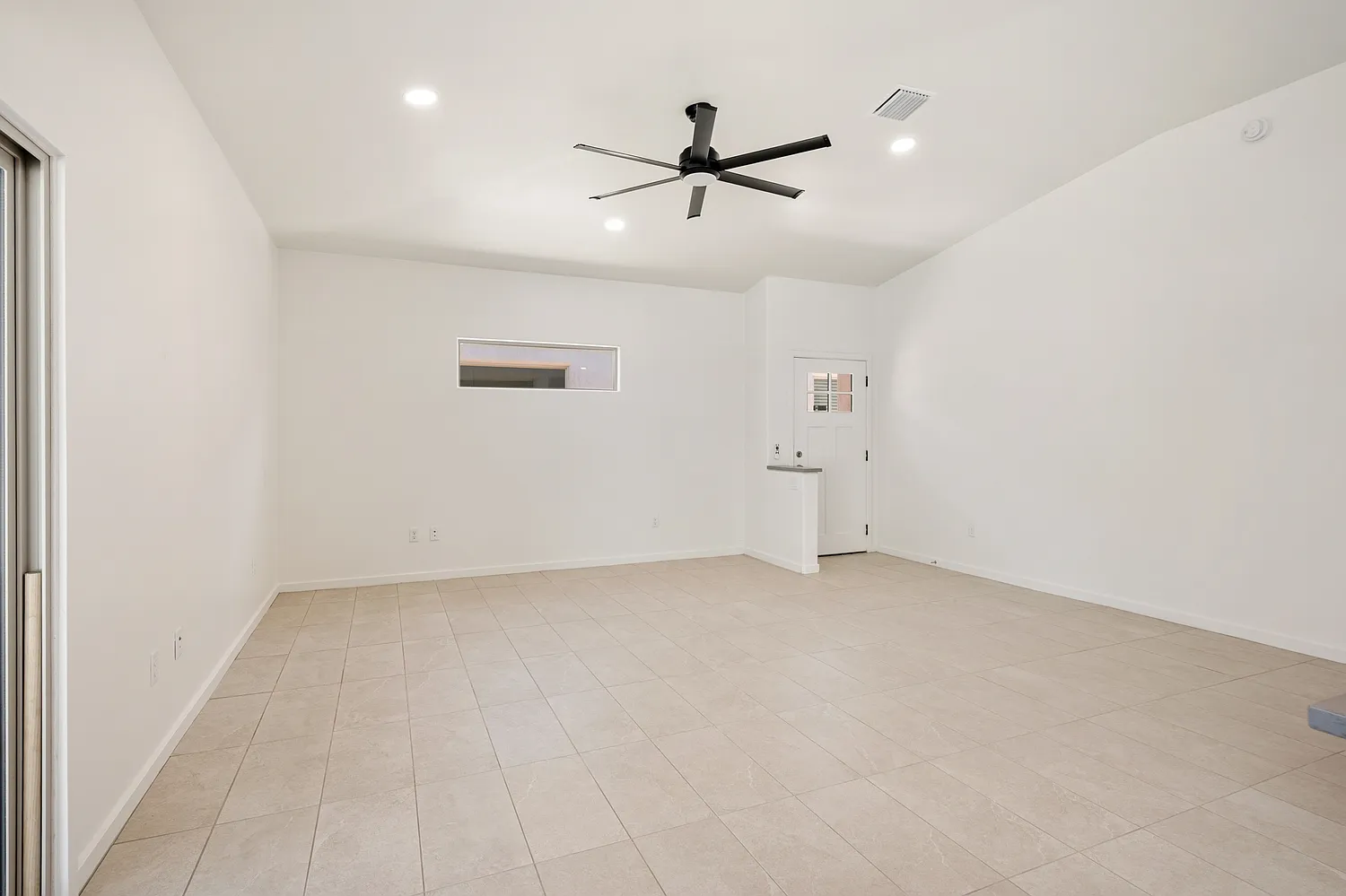 8 bed, 3200 sqft, $8,000 — Photo 3