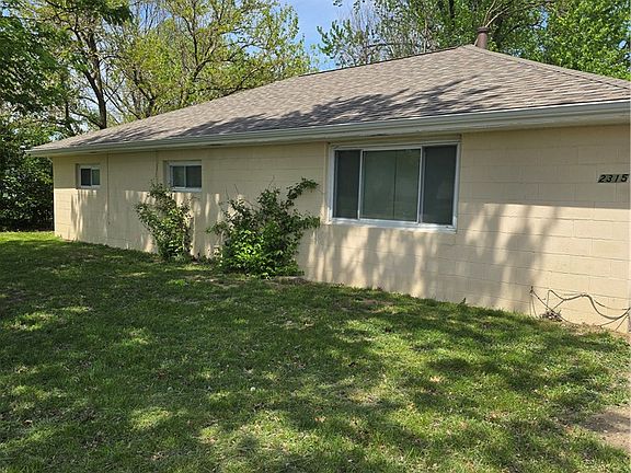 3rd image of 2315 Rector Ave