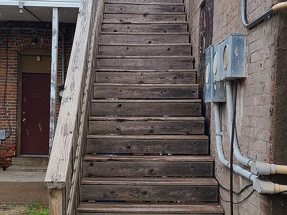 2nd image of 1115 Whitewater Ave #2