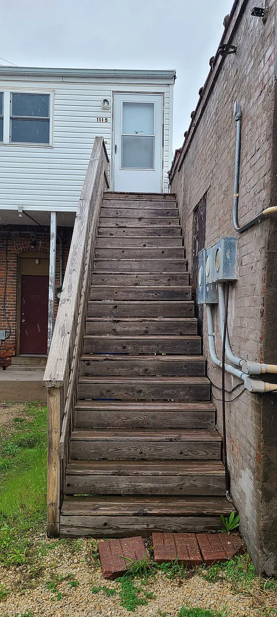 Building Photo - 1115 Whitewater Ave #2