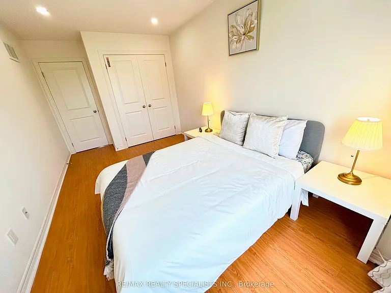 55 Dufay Rd — Photo 20