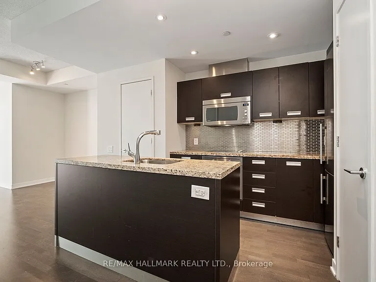 90 Park Lawn Rd #2302 — Photo 3