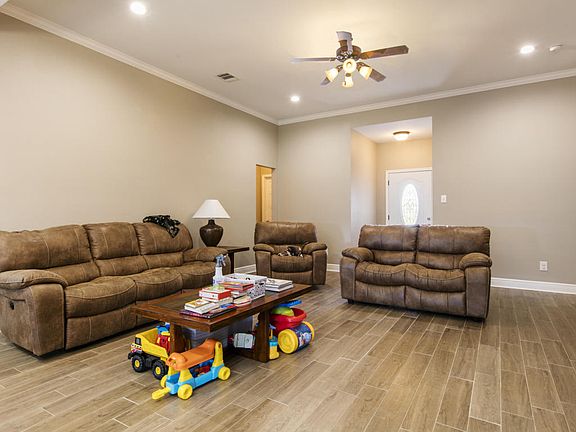4th image of 104 Cezanne Dr