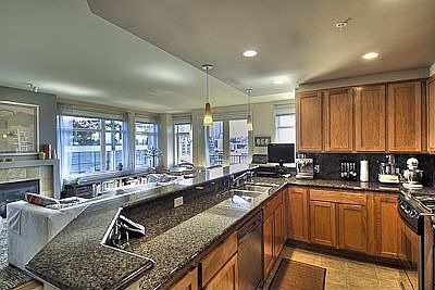 Large kitchen, open floor plan