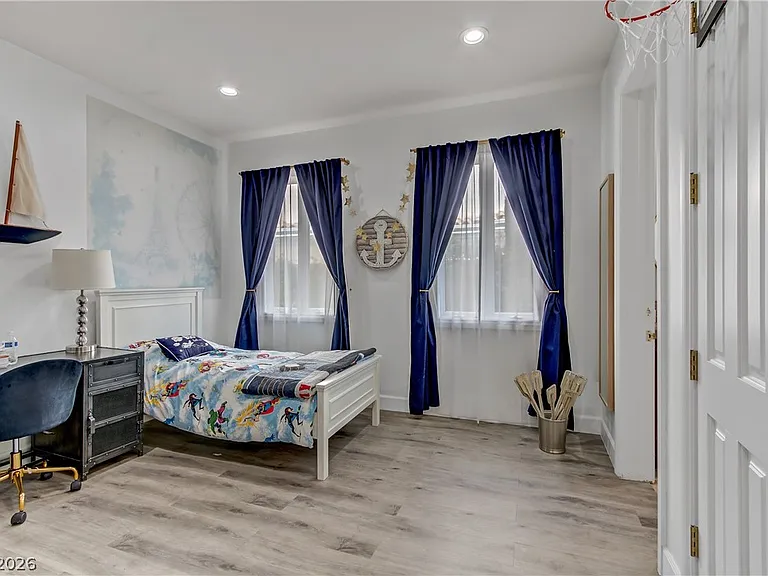 8628 Scarsdale Dr — Photo 34