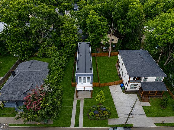 2nd image of 966 Coleman St SW
