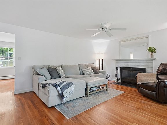 5th image of 51 Tyler St