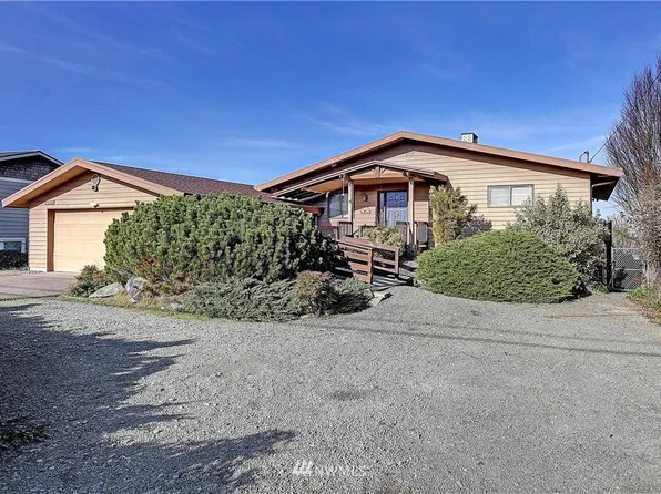 1083 Vista Del Monte St, Camano Island, WA 98282