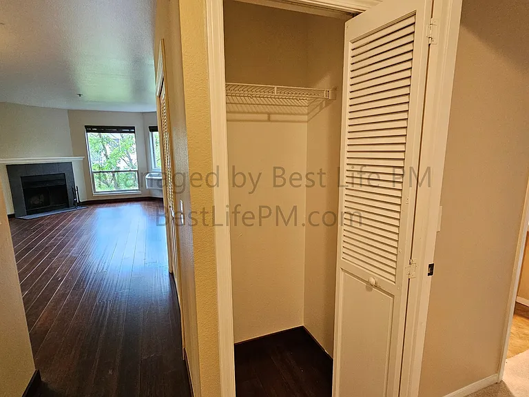 1535 SW Clay St #301 — Photo 35