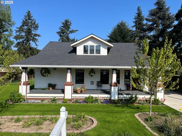 1638 N 2nd Ave, Kelso, WA 98626