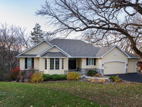 1405 Kings Wood Rd, Eagan, MN 55122