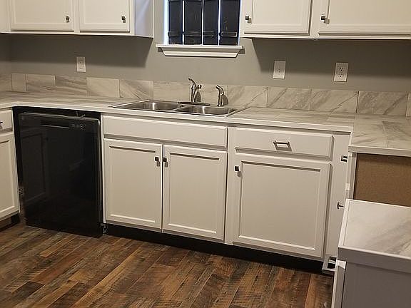 5th image of 512 W Sugar St