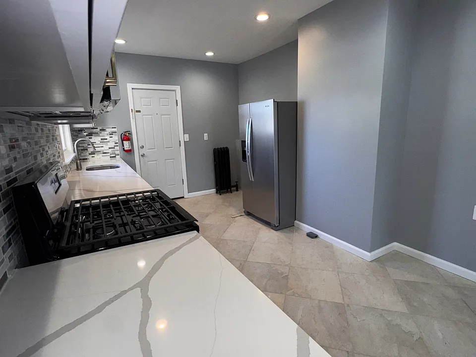 621 Grove St #2