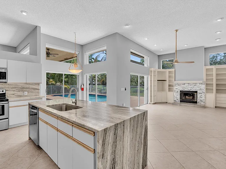 10434 NW 6th Ct — Photo 36